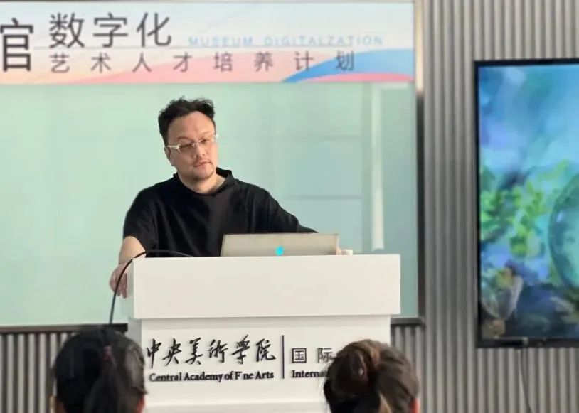 超聲波清洗機(jī)在半導(dǎo)體行業(yè)的應(yīng)用及清潔方法